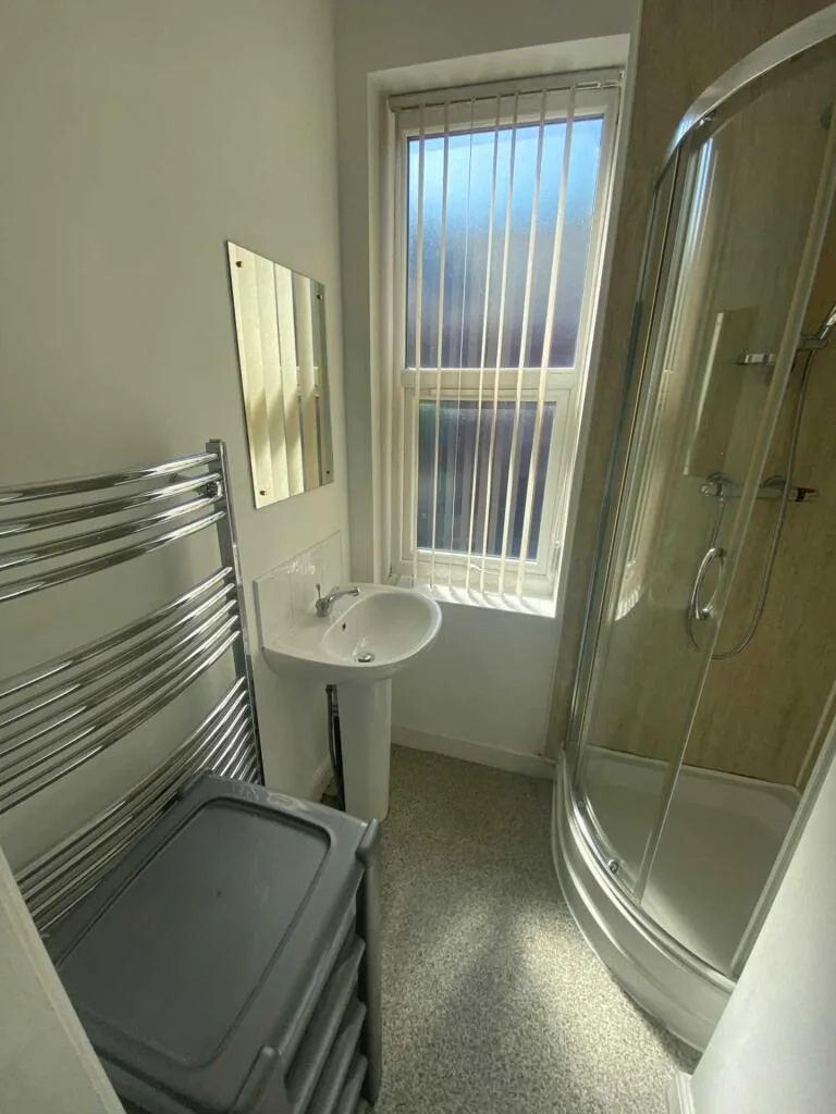5 bedroom terraced house for rent