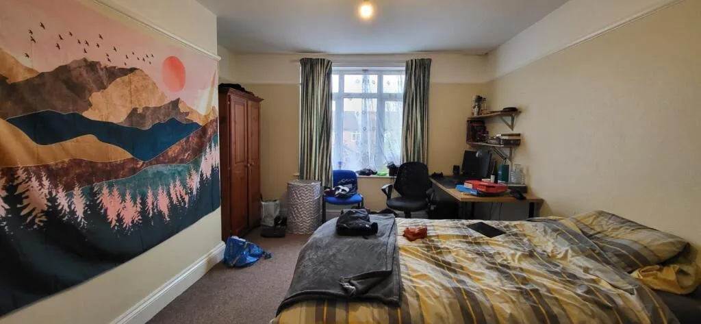 6 bedroom semi-detached house for rent