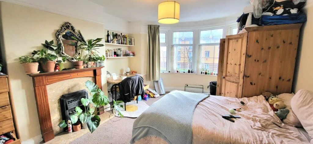 6 bedroom semi-detached house for rent