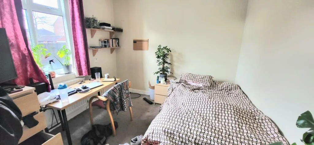 6 bedroom semi-detached house for rent