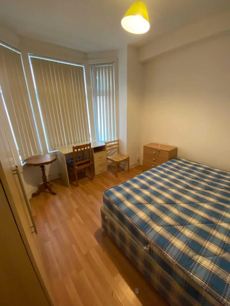 6 bedroom terraced house for rent