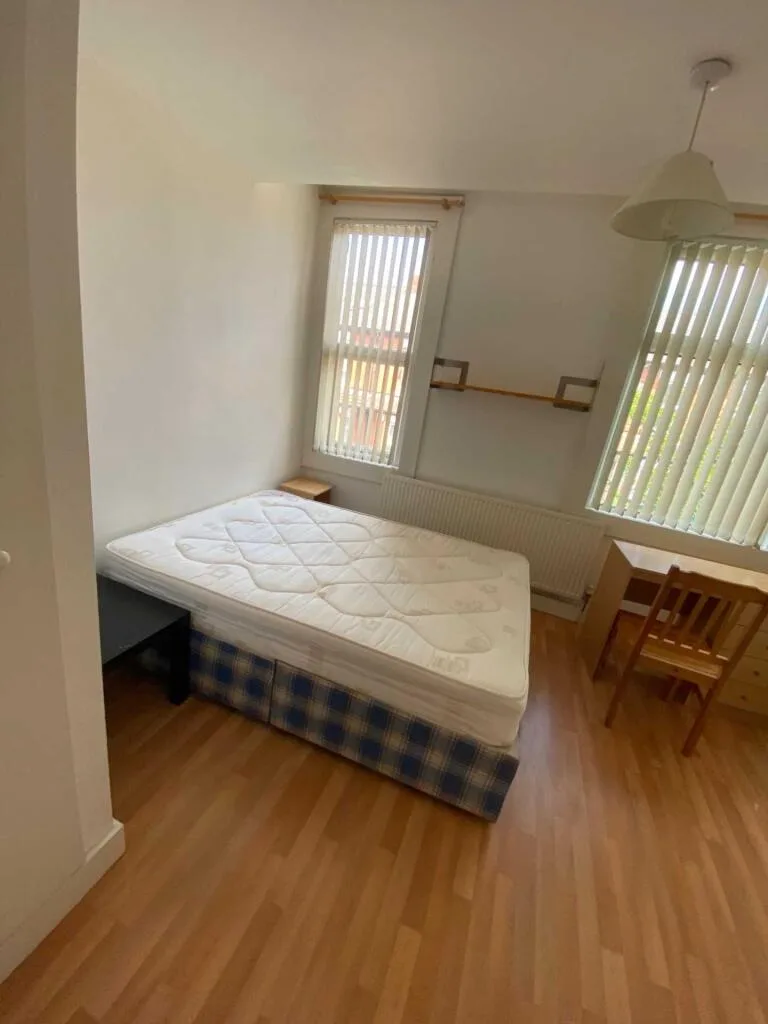 6 bedroom terraced house for rent