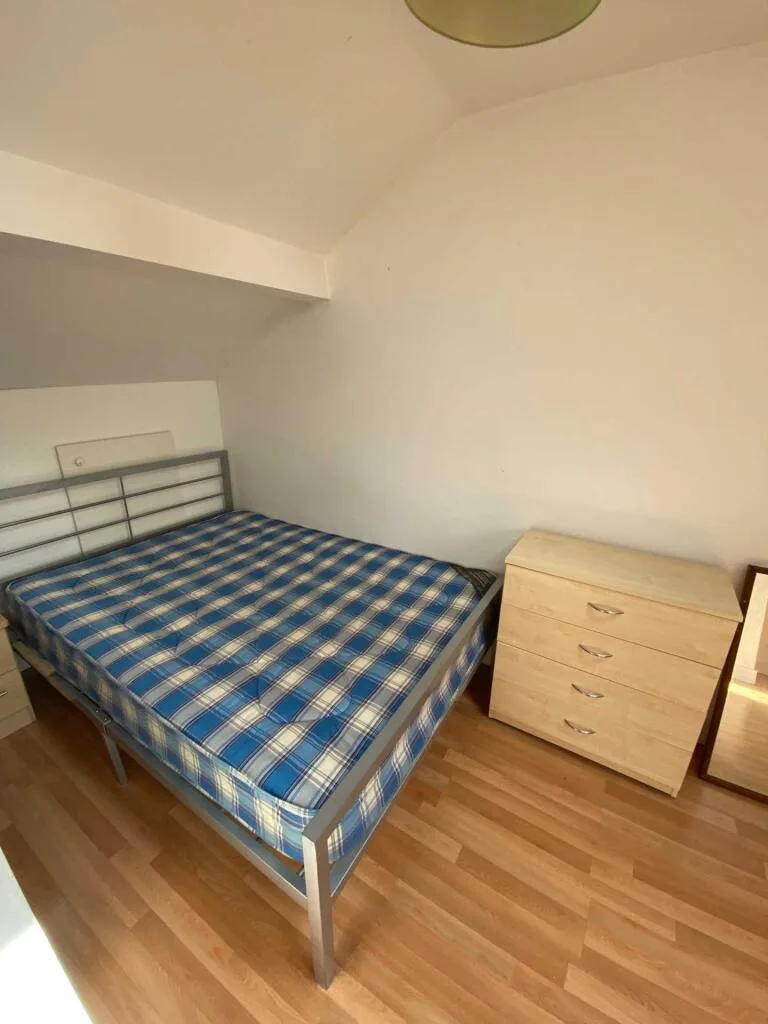 6 bedroom terraced house for rent
