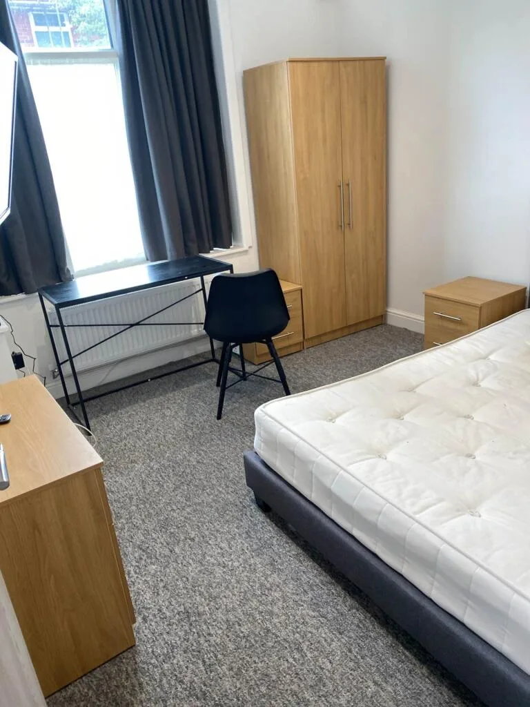 6 bedroom terraced house for rent