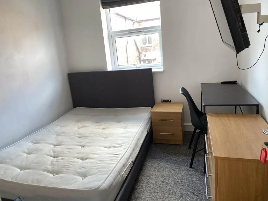 6 bedroom terraced house for rent