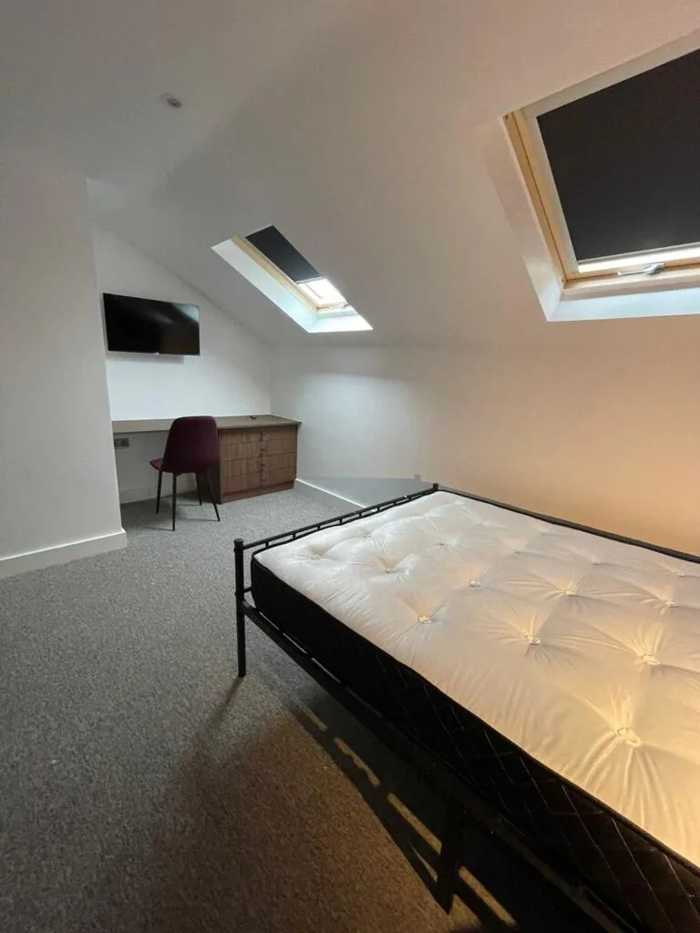 6 bedroom terraced house for rent