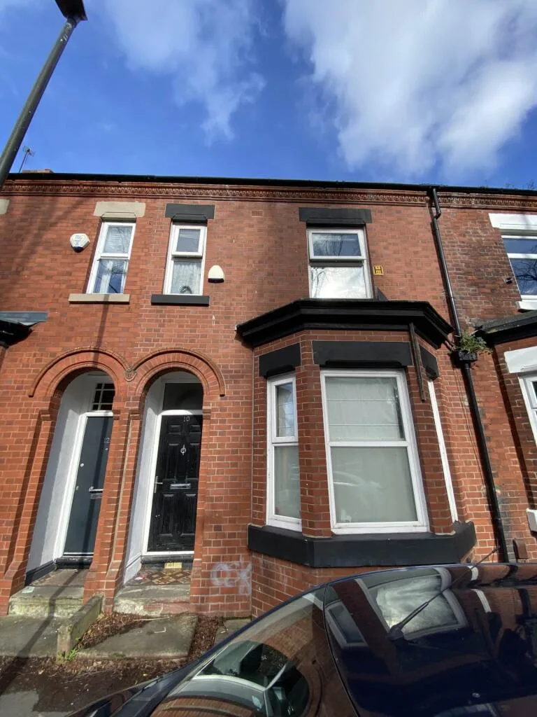 6 bedroom terraced house for rent
