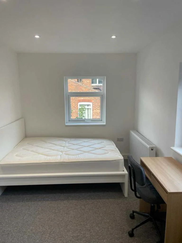6 bedroom terraced house for rent