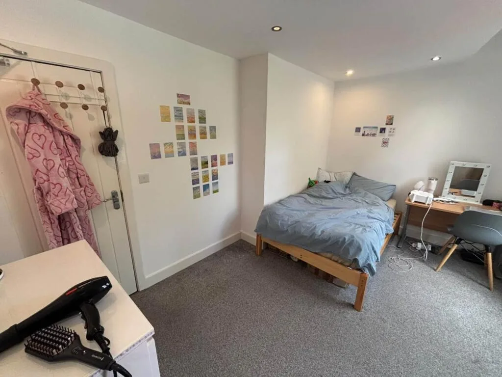 6 bedroom terraced house for rent