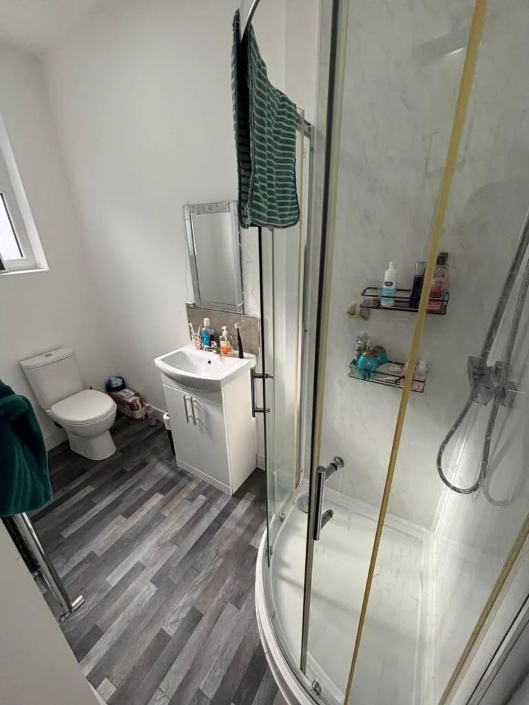6 bedroom terraced house for rent