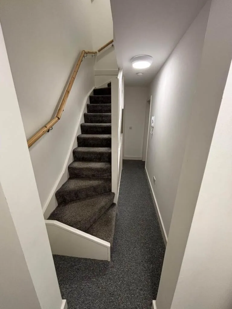 6 bedroom terraced house for rent