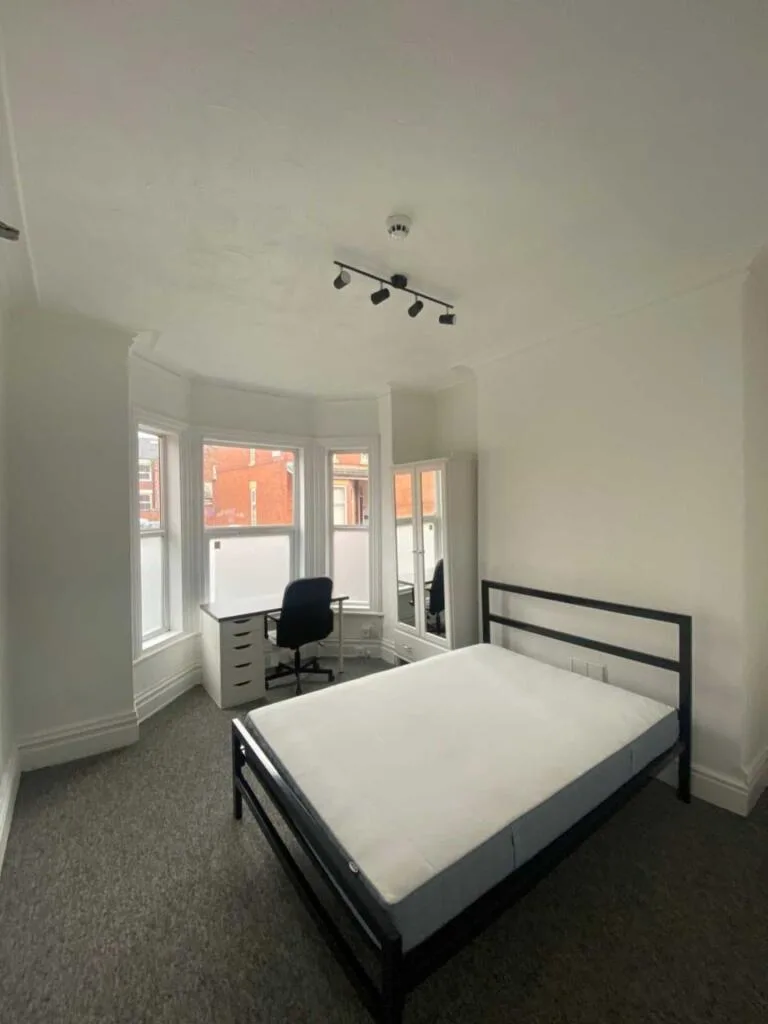 6 bedroom terraced house for rent