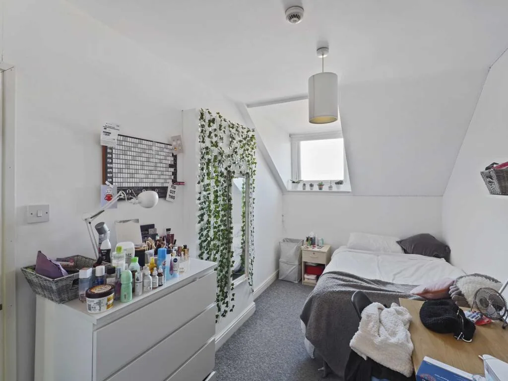 6 bedroom terraced house for rent