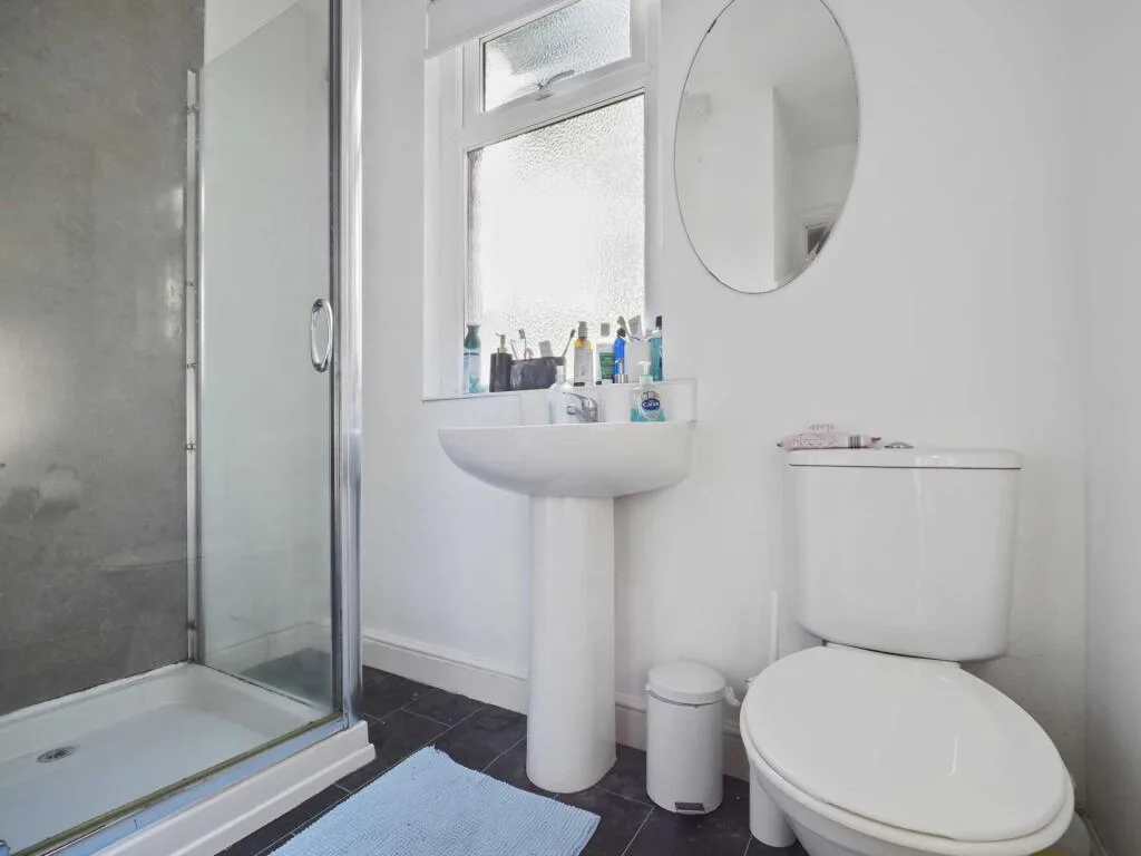 6 bedroom terraced house for rent