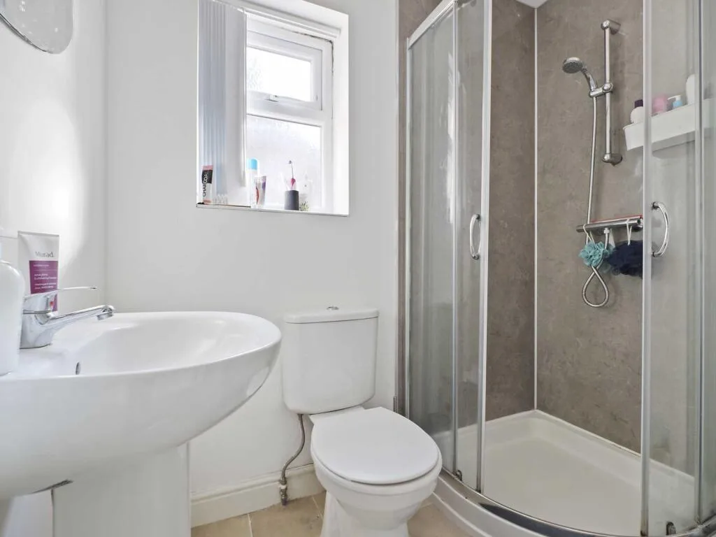 6 bedroom terraced house for rent