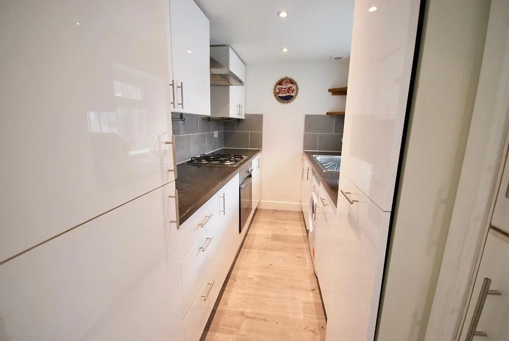 5 bedroom terraced house for rent