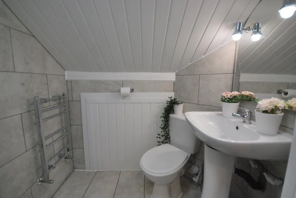 5 bedroom terraced house for rent