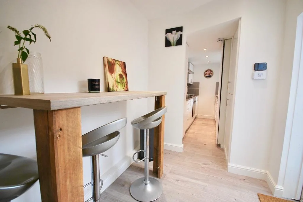 5 bedroom terraced house for rent