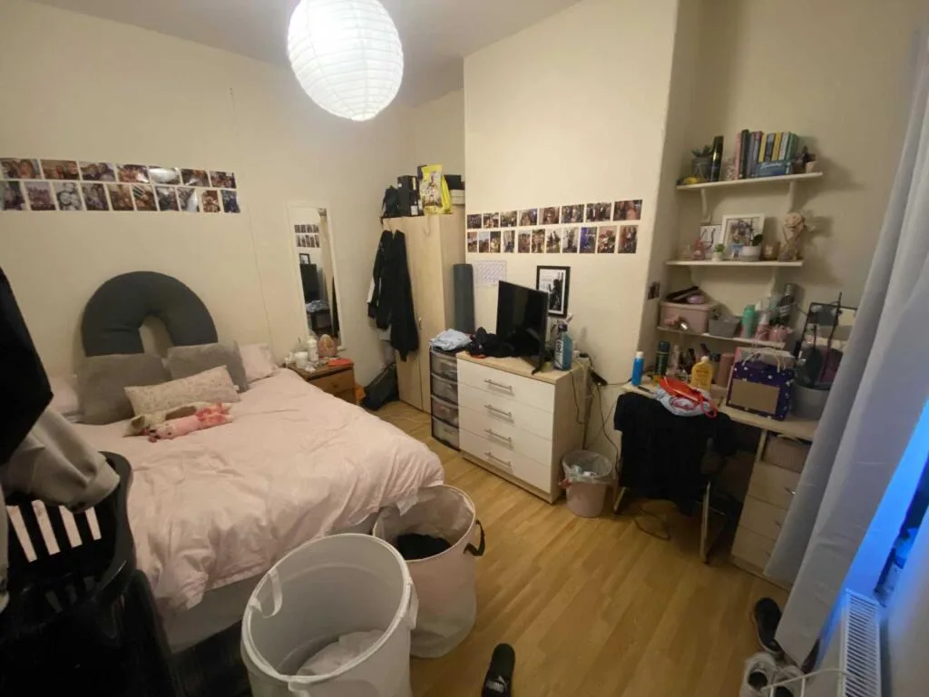 4 bedroom end of terrace house for rent
