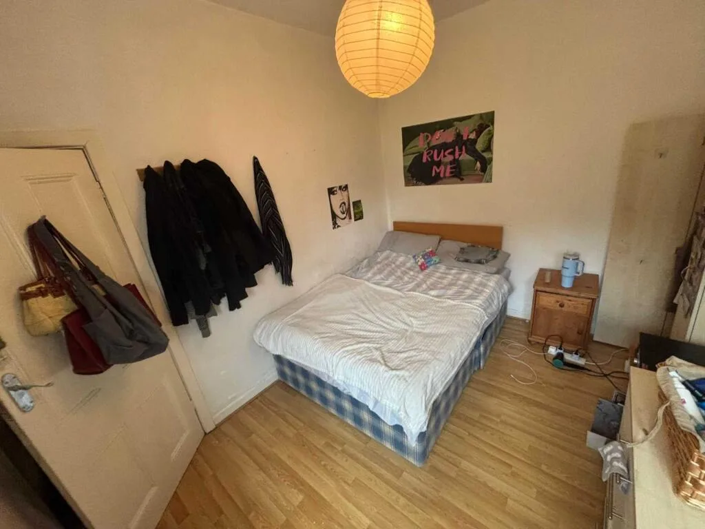 4 bedroom end of terrace house for rent