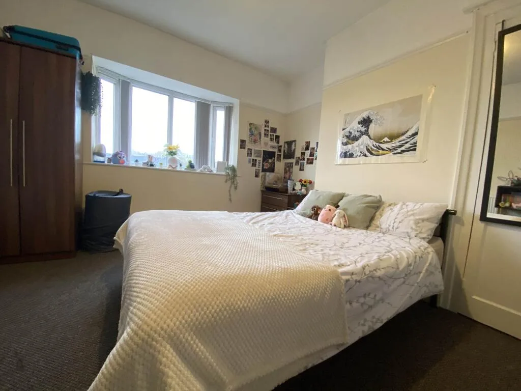 4 bedroom semi-detached house for rent