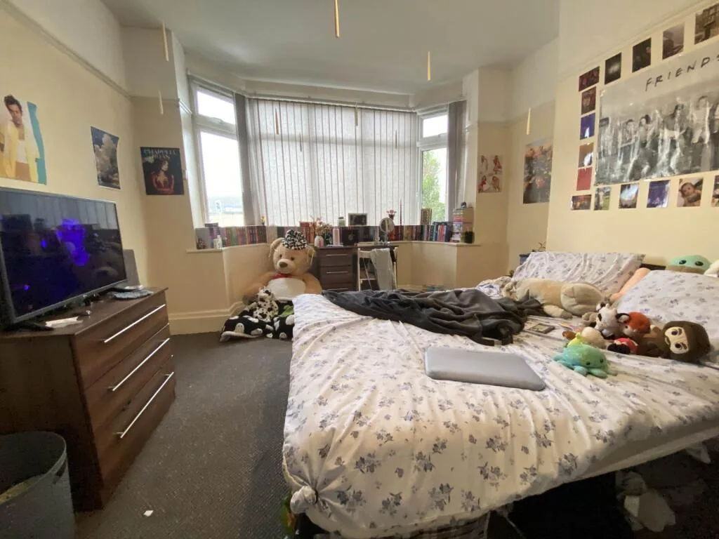 4 bedroom semi-detached house for rent