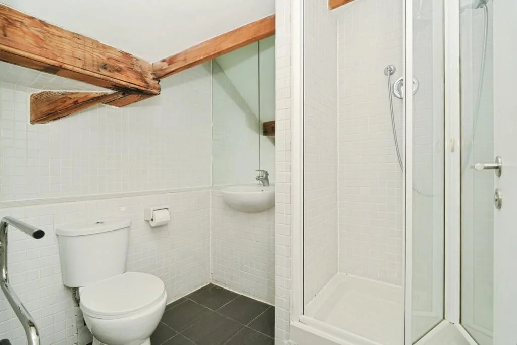 2 bedroom penthouse for rent