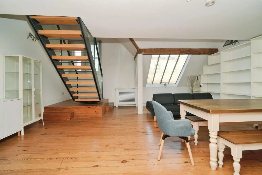 2 bedroom penthouse for rent