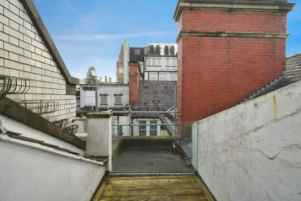 2 bedroom penthouse for rent