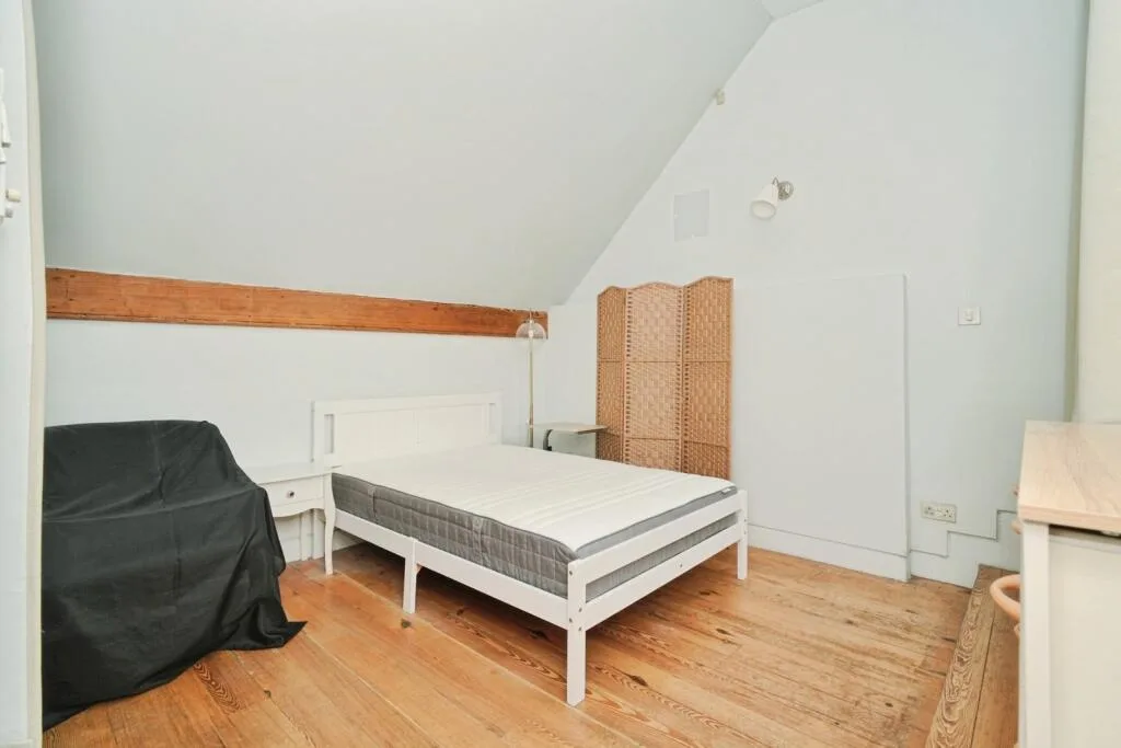 2 bedroom penthouse for rent