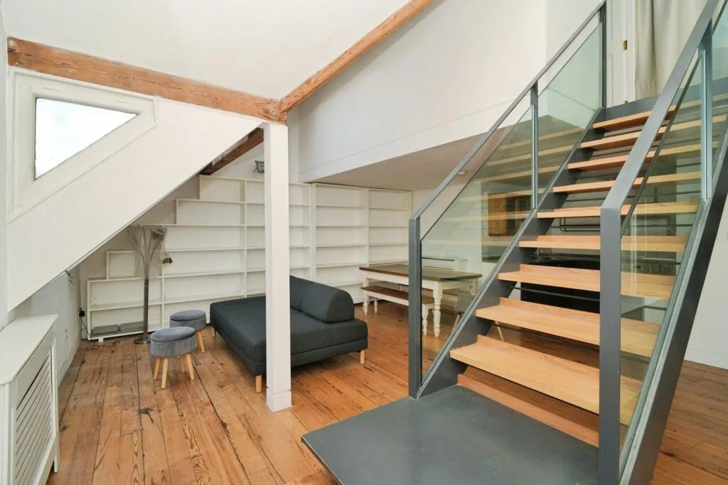 2 bedroom penthouse for rent