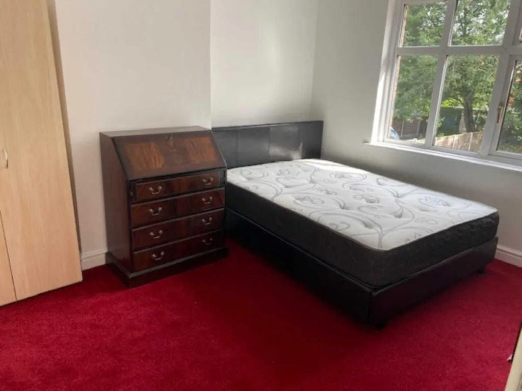 4 bedroom semi-detached house for rent
