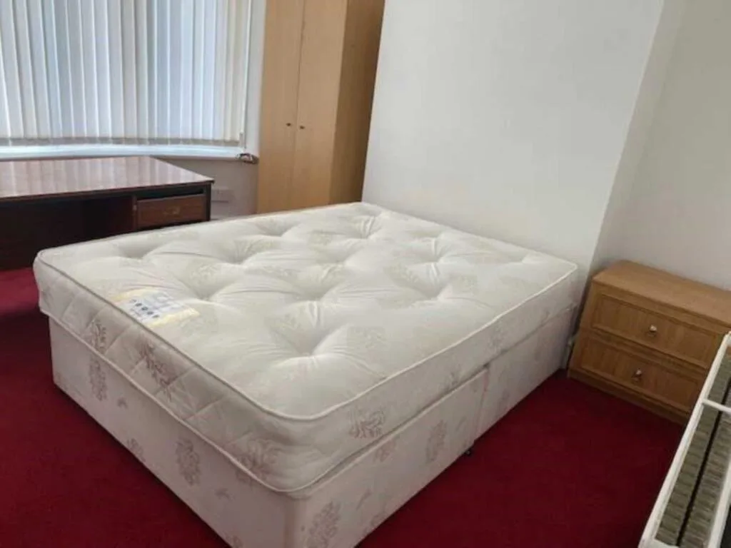 4 bedroom semi-detached house for rent