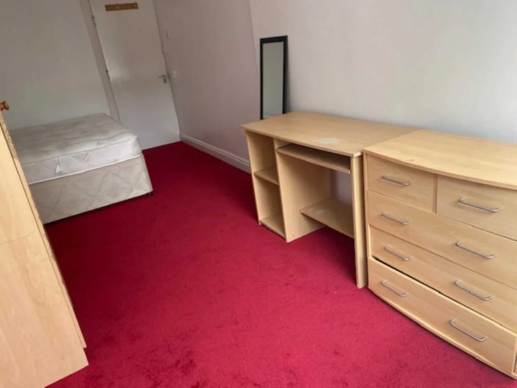 4 bedroom semi-detached house for rent