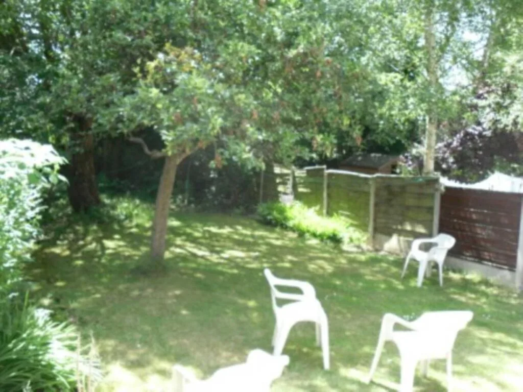 4 bedroom semi-detached house for rent