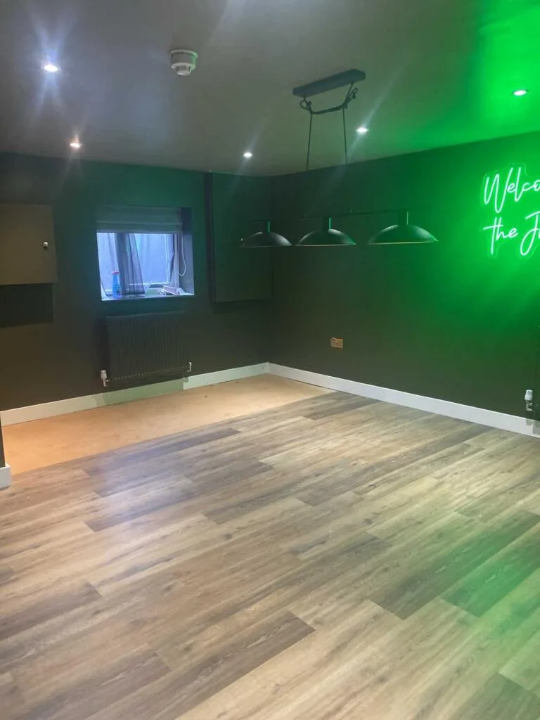 6 bedroom semi-detached house for rent