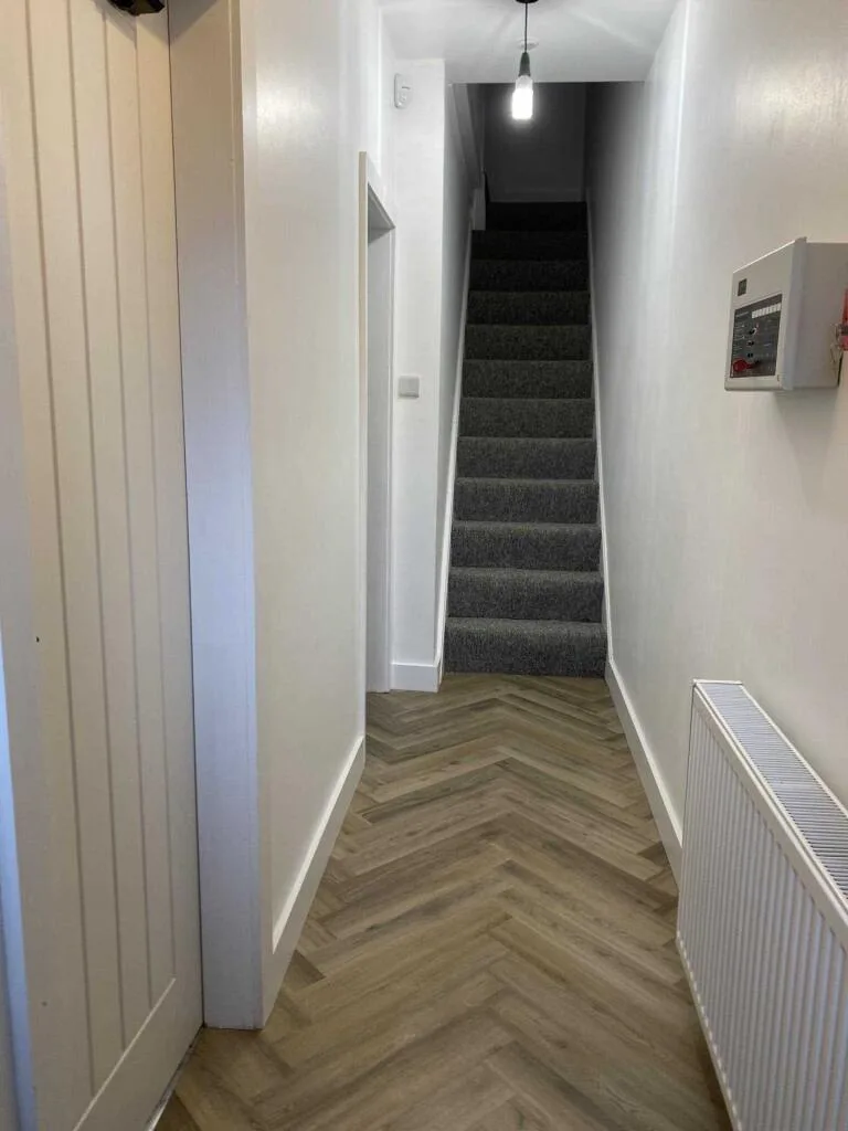 6 bedroom semi-detached house for rent