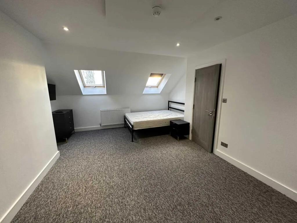 6 bedroom terraced house for rent