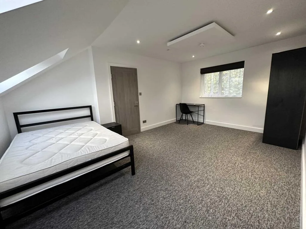 6 bedroom terraced house for rent
