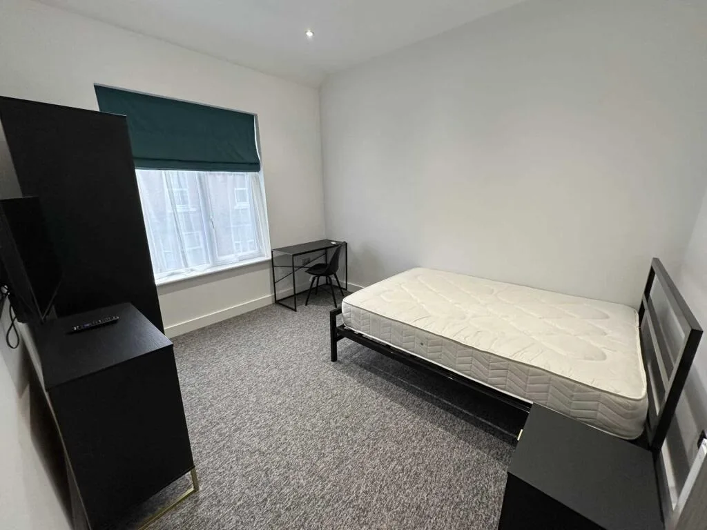 6 bedroom terraced house for rent