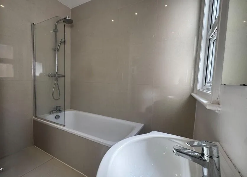 3 bedroom flat for rent