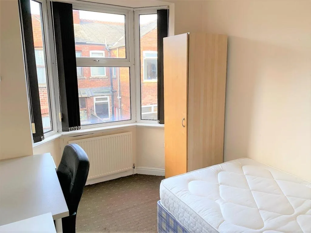 6 bedroom terraced house for rent