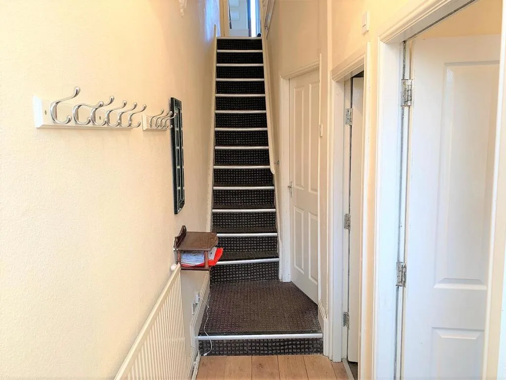 6 bedroom terraced house for rent
