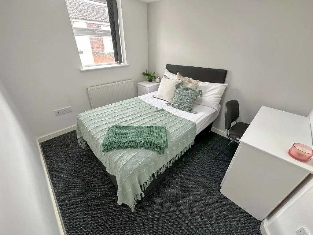 5 bedroom terraced house for rent