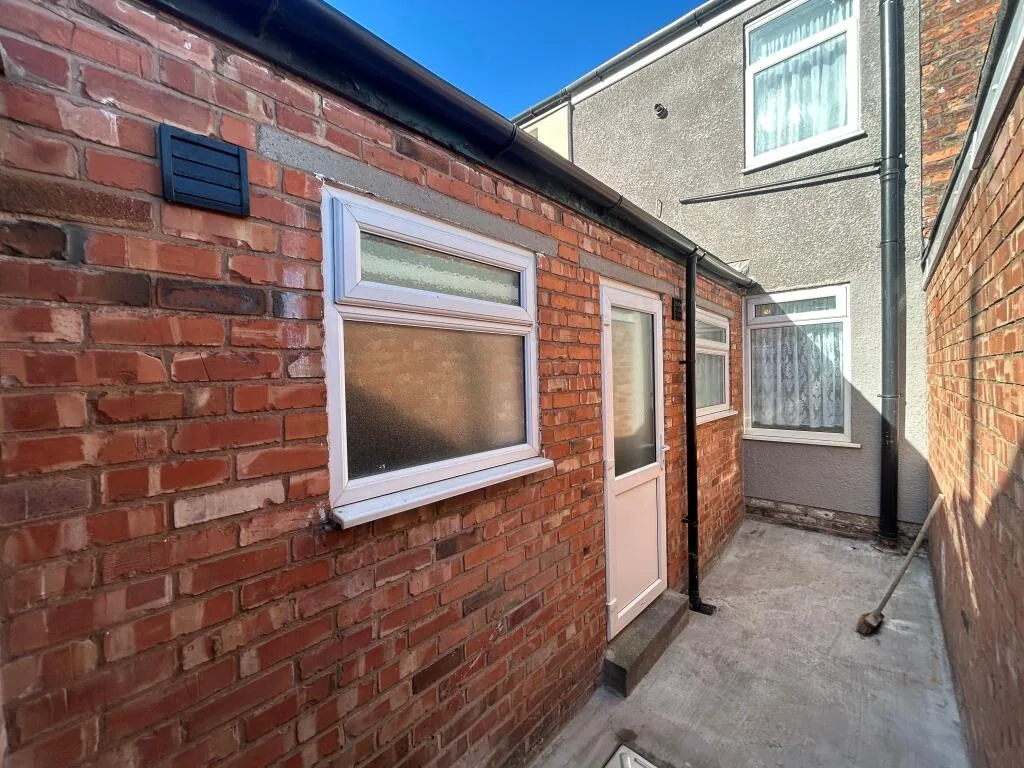 2 bedroom house for rent