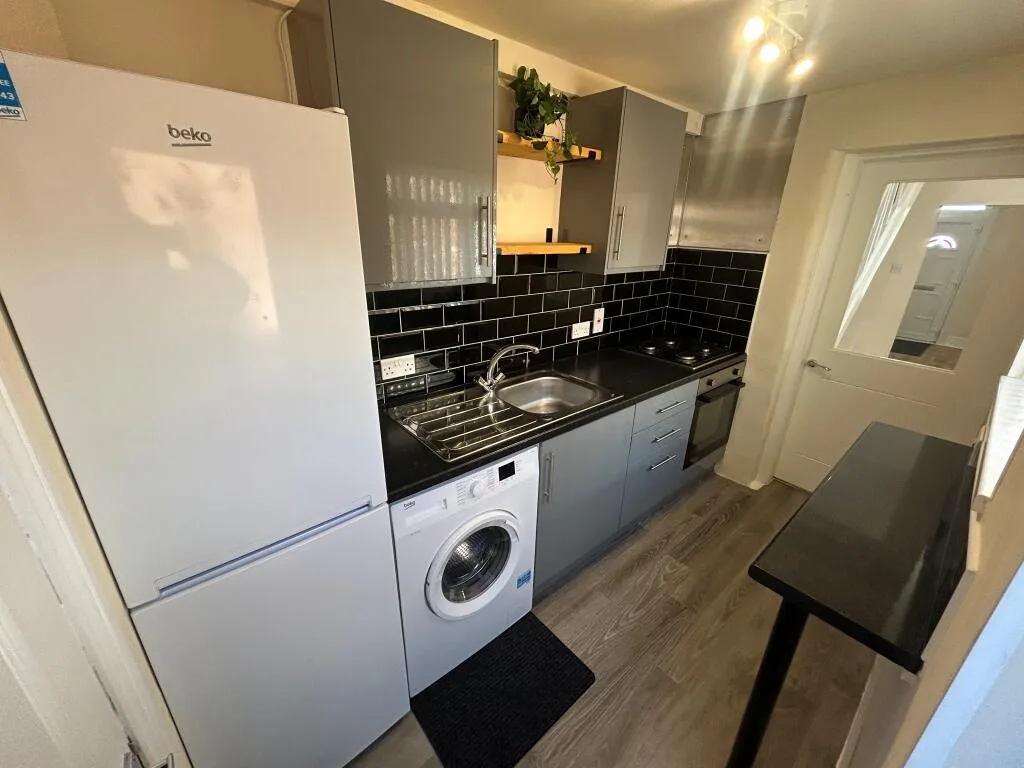 2 bedroom house for rent