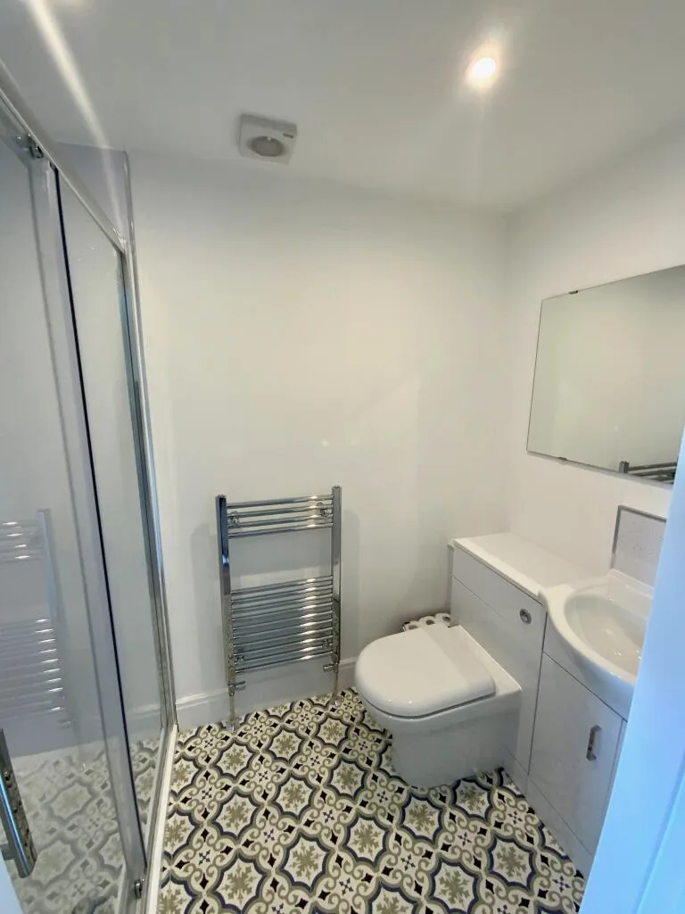 6 bedroom terraced house for rent