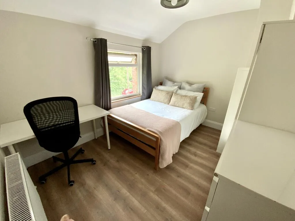 6 bedroom terraced house for rent