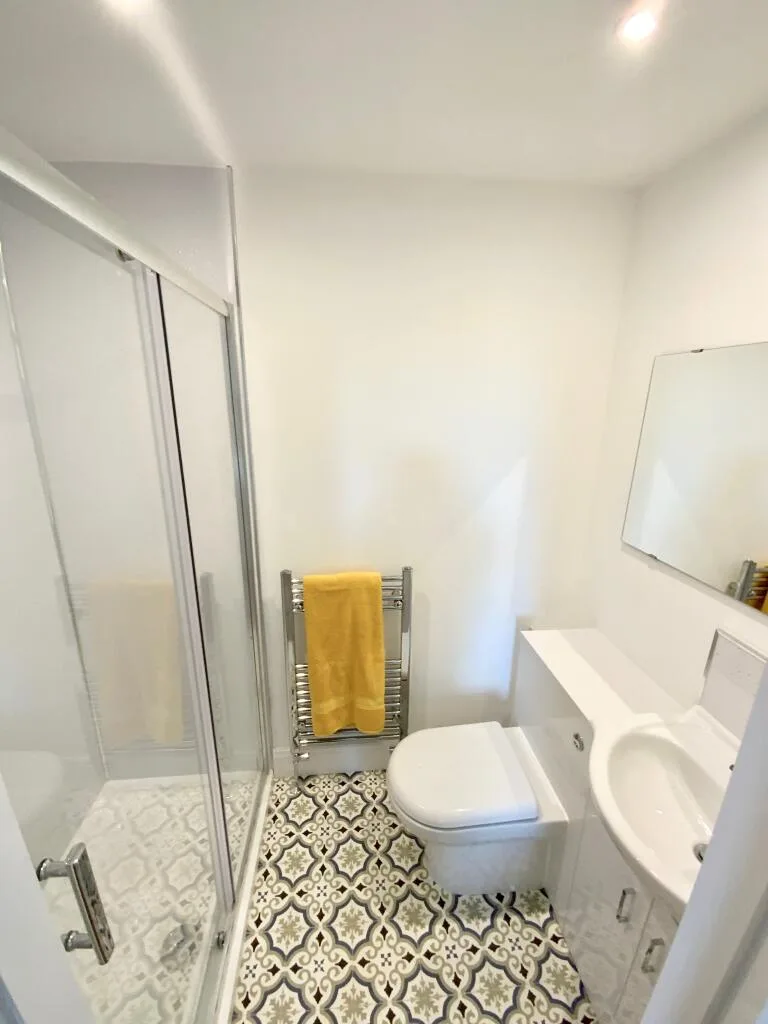 6 bedroom terraced house for rent