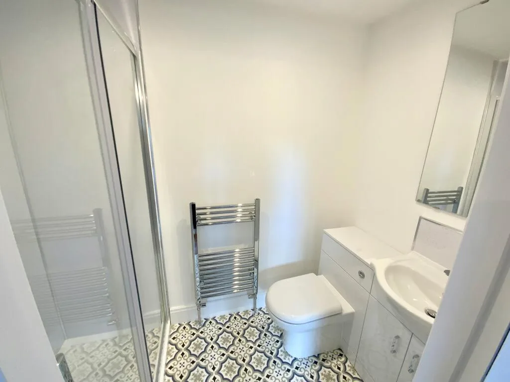 6 bedroom terraced house for rent